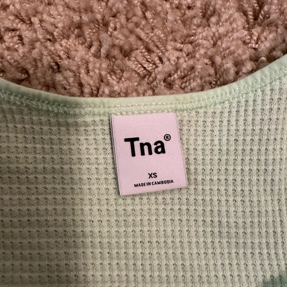 TNA (Aritzia) pastel lime green waffle knit crop top - Picture 3 of 3